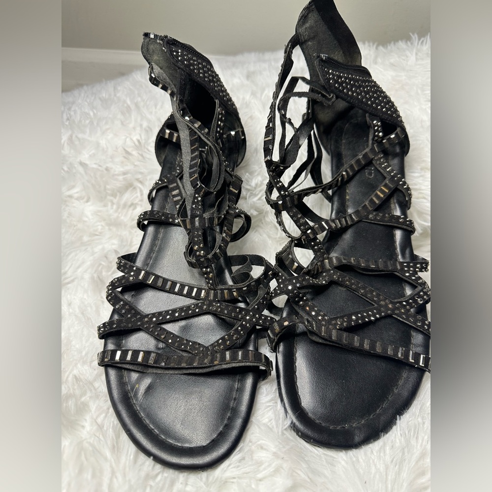 Torrid Women’s size 10.5W US heel shoe.